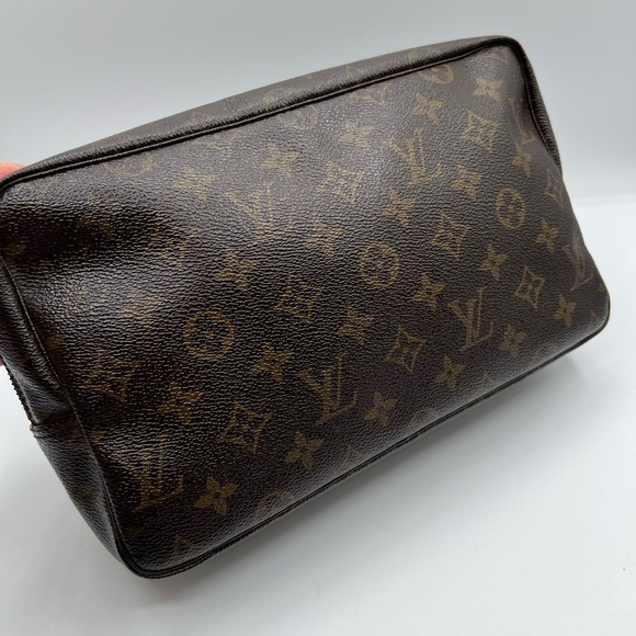 Trousse Toiletry vintage Pouch Monogram Canvas - Picture 10 of 14